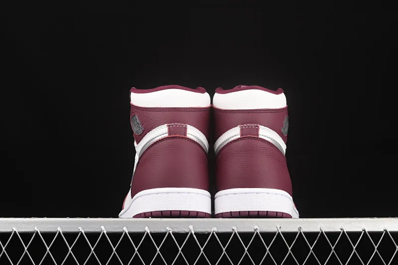 All categories Air Jordan Jordan series basketball shoes Air Jordan 1 High pure original version Air Jordan 1 Retro High OG "Bordeaux" AJ1 Joe 1 Bordeaux burgundy high-top basketball shoes 555088-611
